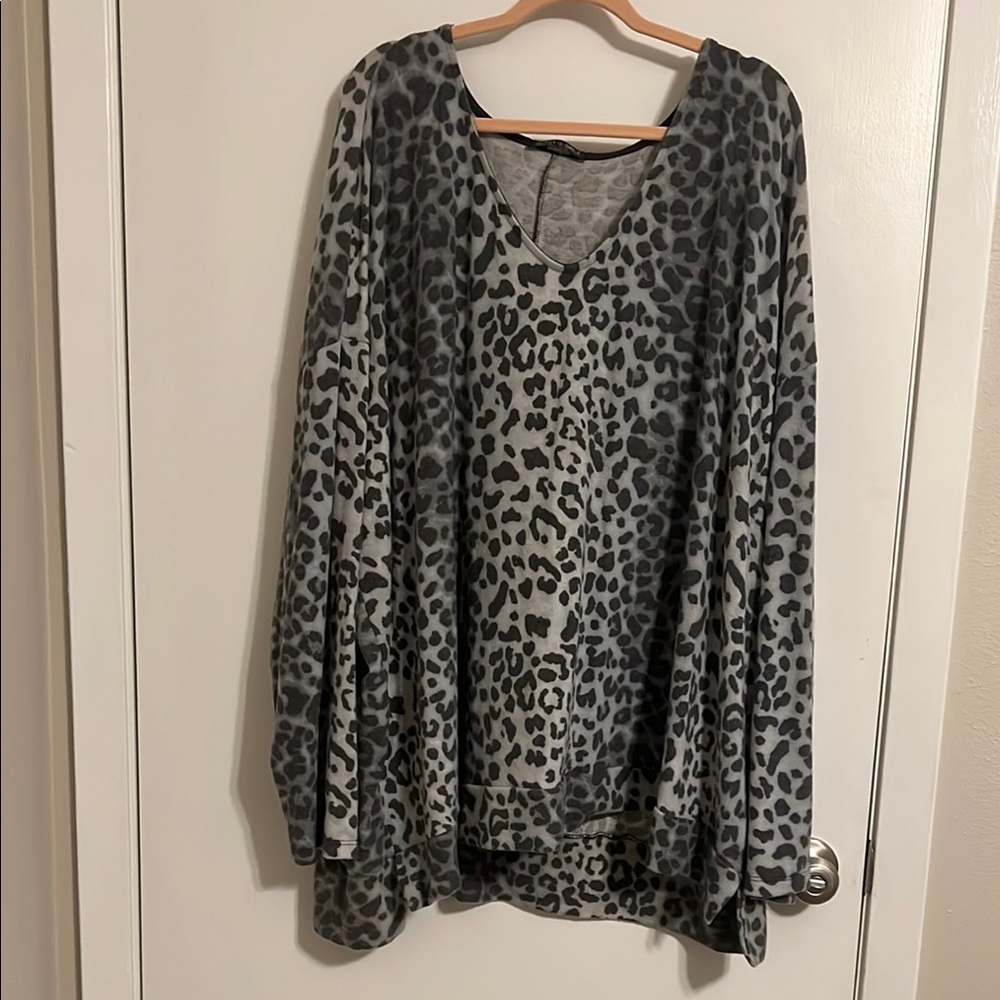 Leopard Print Long Sleeve Top